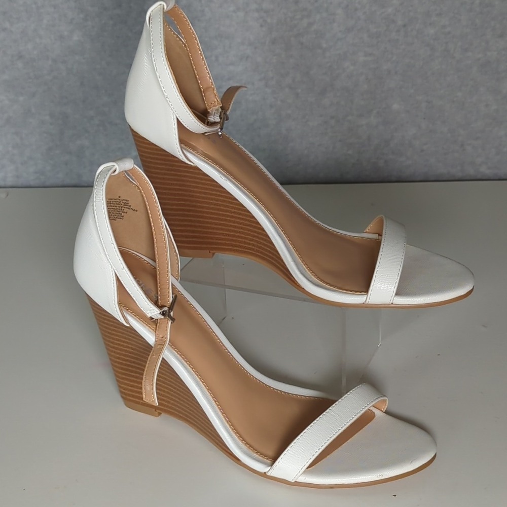 Express Ankle Strap Wedge Sandals Heels Optic White Sz 9 Shoes Summer
